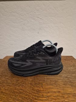 Hoka One One W  Clifton 9 Athletic Running Shoes Women's Size US 7B