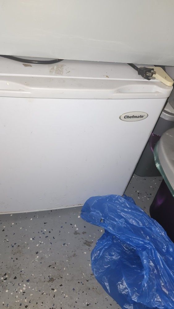 Used Compact Refrigerator