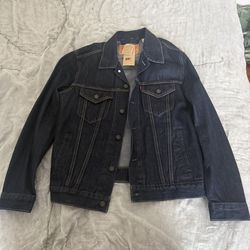 Levis Trucker Jacket Size M Dark Blue