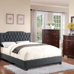 Queen Size Bed Frame/ Mattress Included        Cama Queen Size Color Gris / Colchon Incluido 