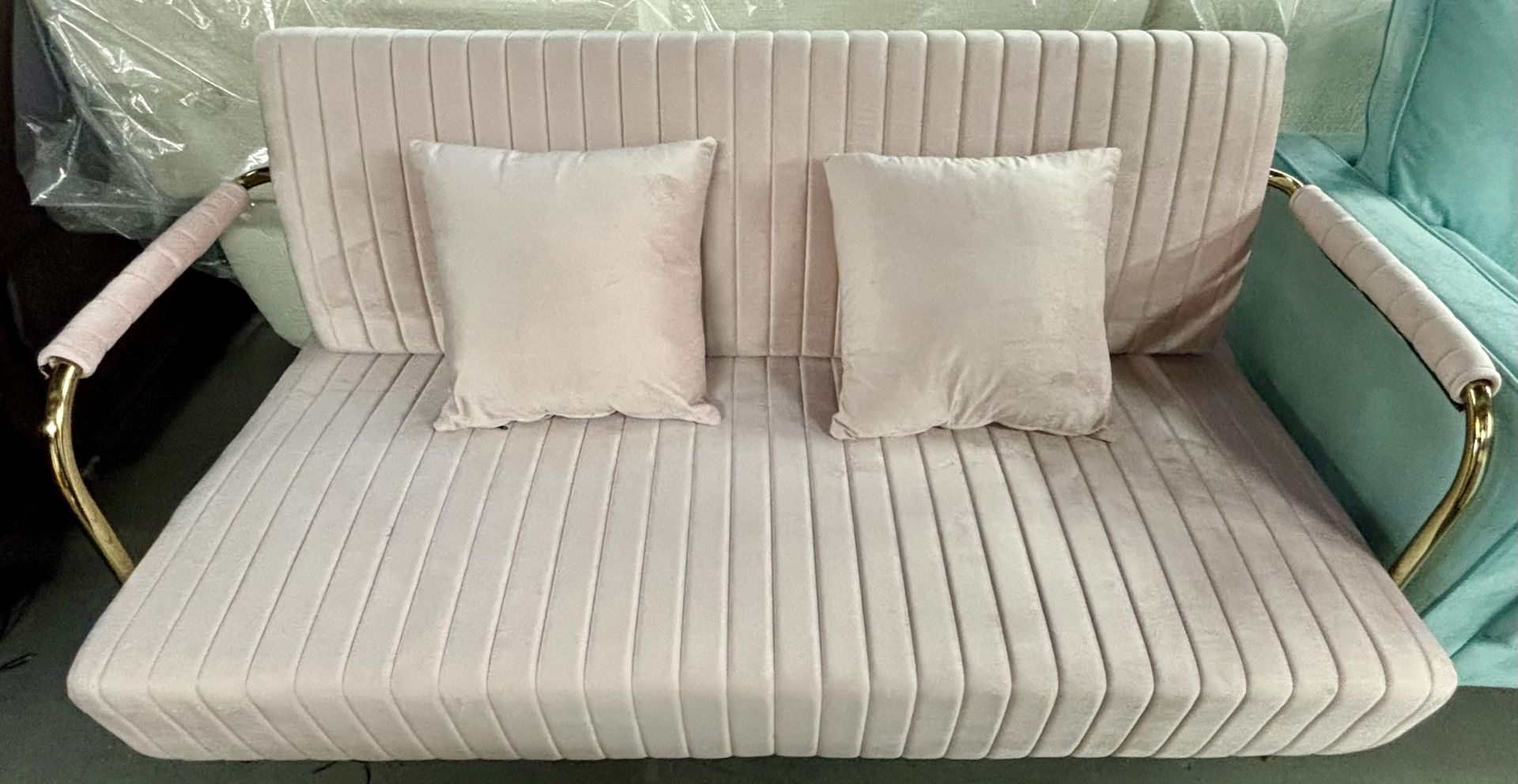 Chic Pink Velvet Sofa - BLACK FRIDAY SALE! FREE DELIVERY!