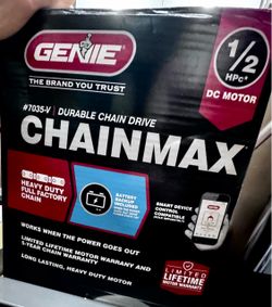 GARAGE DOOR OPENER  “GENIE CHAIN MAX” 1/2 hp New Open Box  $125