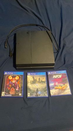 PS4 pro with three games NO CONTROLLER