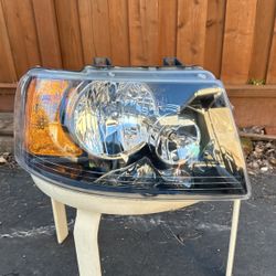 Headlight For 2000 & Up Ford Truck- SUV Only Have One Right Side Only