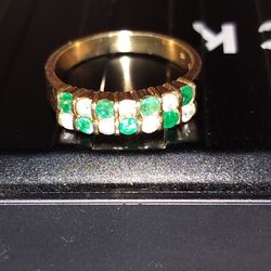 14 Karat Diamond And Emerald Ring Size 8.5