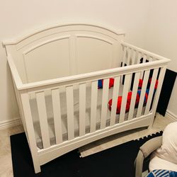 Baby/Toddler Crib + Mattress