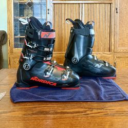 Nordica Speedmachine 110 Ski Boots size 30.5