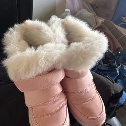 Girl snow boots (Size 10)