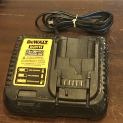 DCB115 DEWALT 12- and 20-Volt Battery Charger