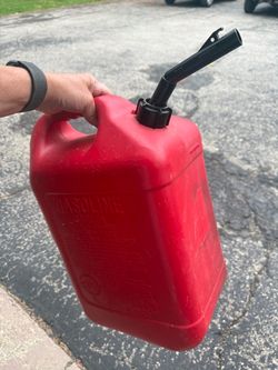 6 Gallon gas can easy pour spout