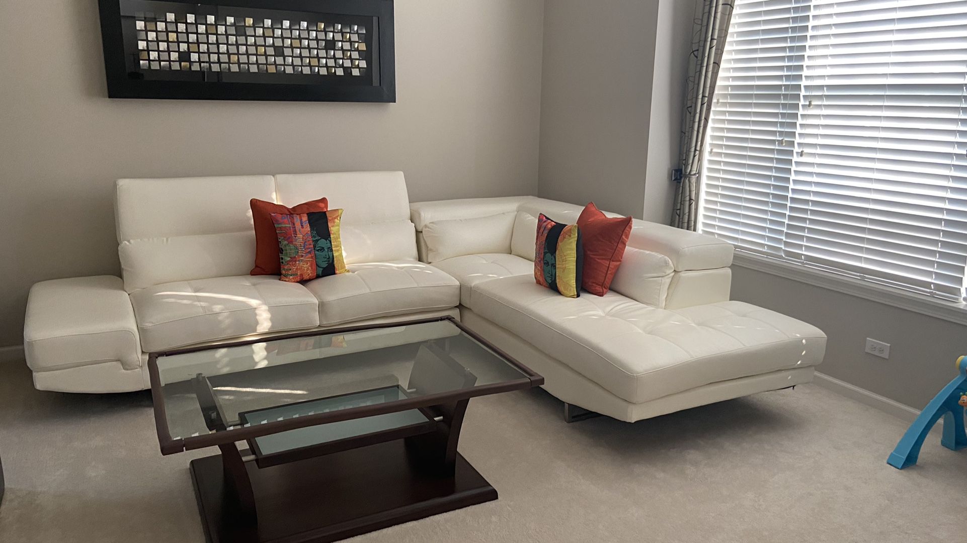 Leather Sectional Sofa in White Color - Excellent condition!! 