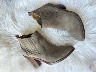 Taupe Nine West Boots 8