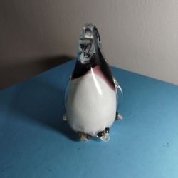 HAND BLOWN GLASS PENGUIN PAPERWEIGHT 4.2" - V80