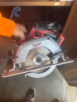 Milwaukee M18 Circular Saw (TOOL ONLY)