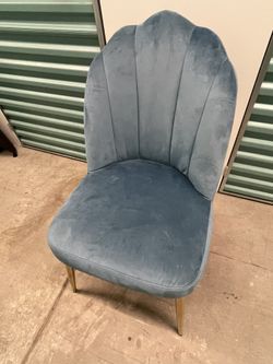Vanity chair