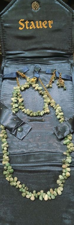 Stauer Cayman Emerald green jewelry set