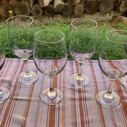Set of 6 Wine Glasses.