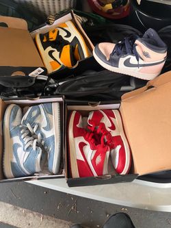 Kids sneakers