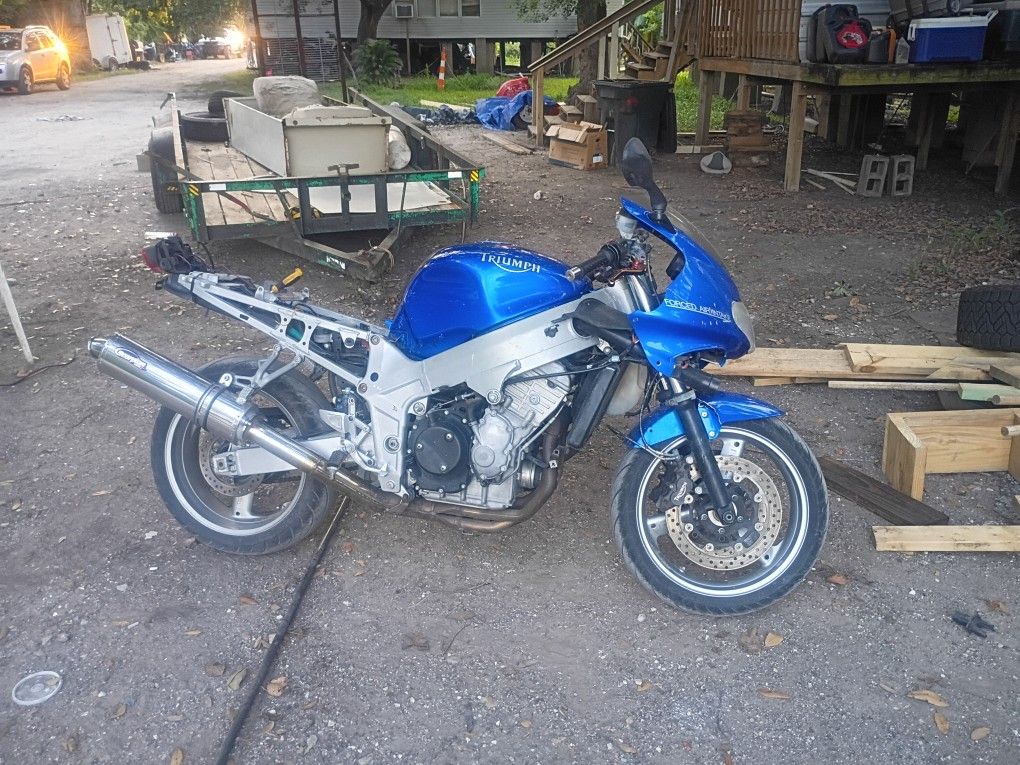2001 Triumph Tt600