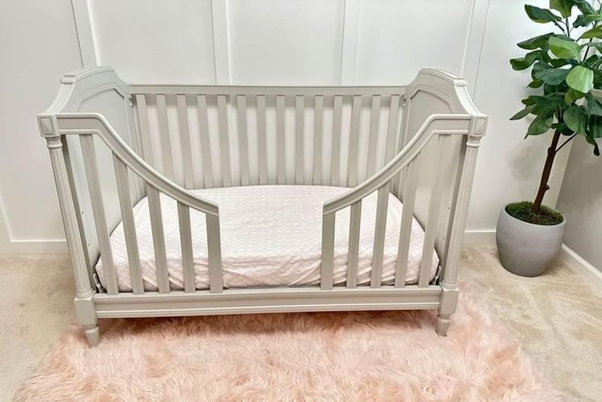 Pottery Barn Blythe Convertible Crib Toddler Bed