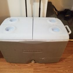 Double door cooler
