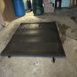 Tuxedo Lo Pro Tonneau Cover. 2 Years Old