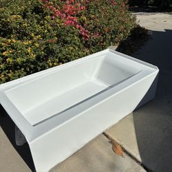 Bath Tub Free