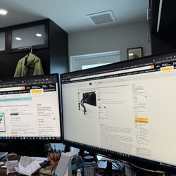 2 32” LG IPS & Dual Monitor Mount