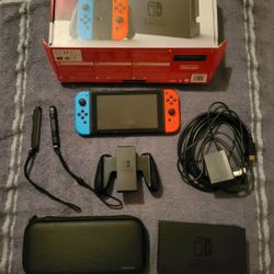 Nintendo Switch Bundle .