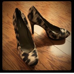 Size 10 NEW Calvin Klein Platform Heels