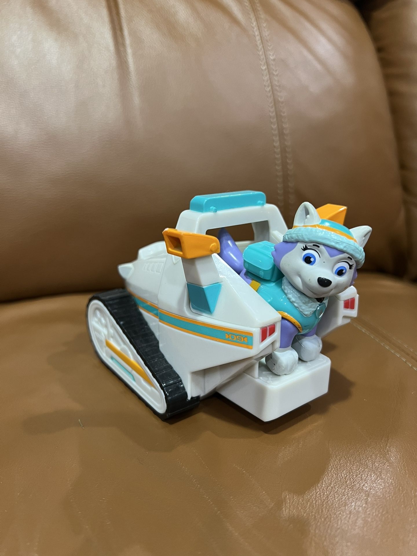 Paw Patrol Everest's Rescue Snowmobile, Vehicle & Figure