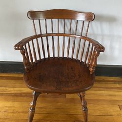 Nichols & Stone Solid Hard Rock Maple Colonial Early American Comb Back Dining Arm Chair.  