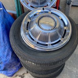 Hard to find 15 inch Chevy stock rims came off 69 impala,with the hub caps 
