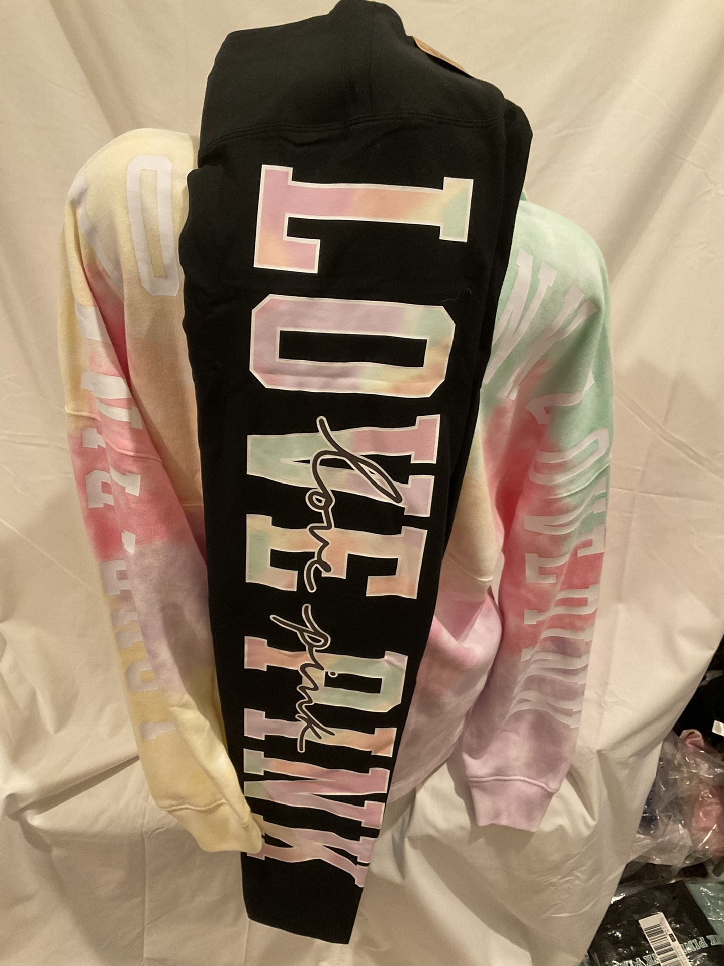 Victoria Secret /pink Leggins & Sweater L for Sale in Long Beach, CA -  OfferUp