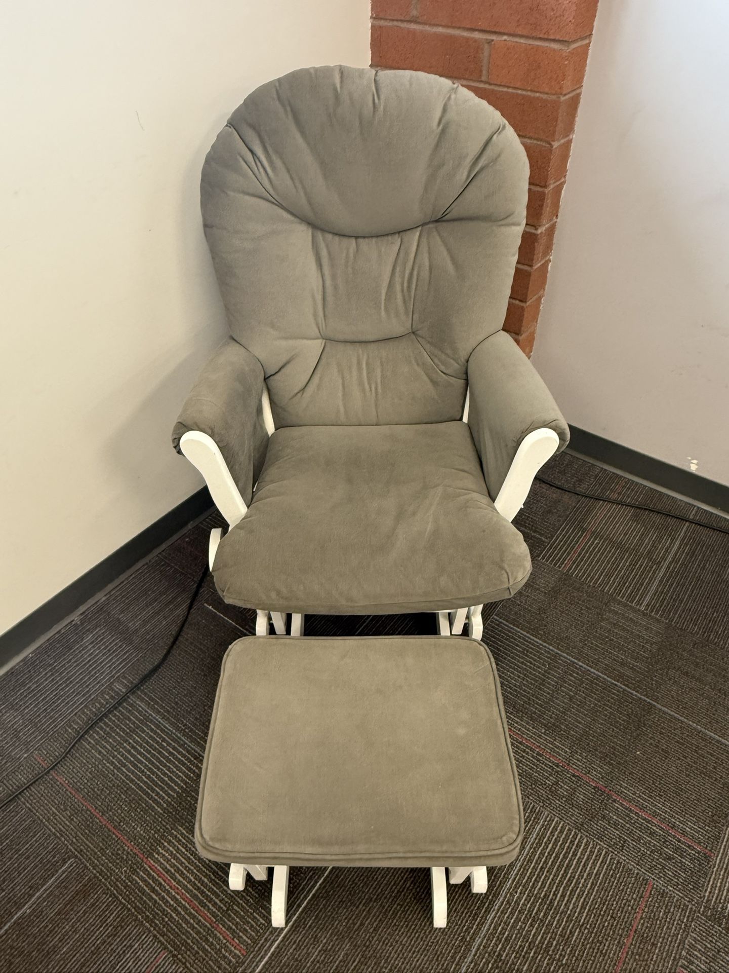 Glider White And Gray With Ottoman