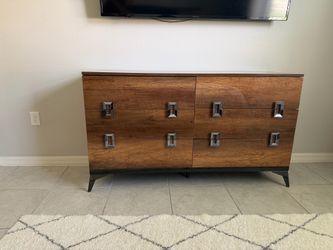 Dresser from rooms to go