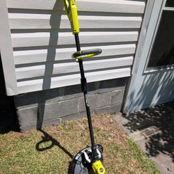 Battery operated Ryobi 18 volt weed eater/ edger. In excellent physical and running condition. Weed eater only. No batteries or charger but I can demo