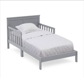Delta Toddler Bed & Mattress