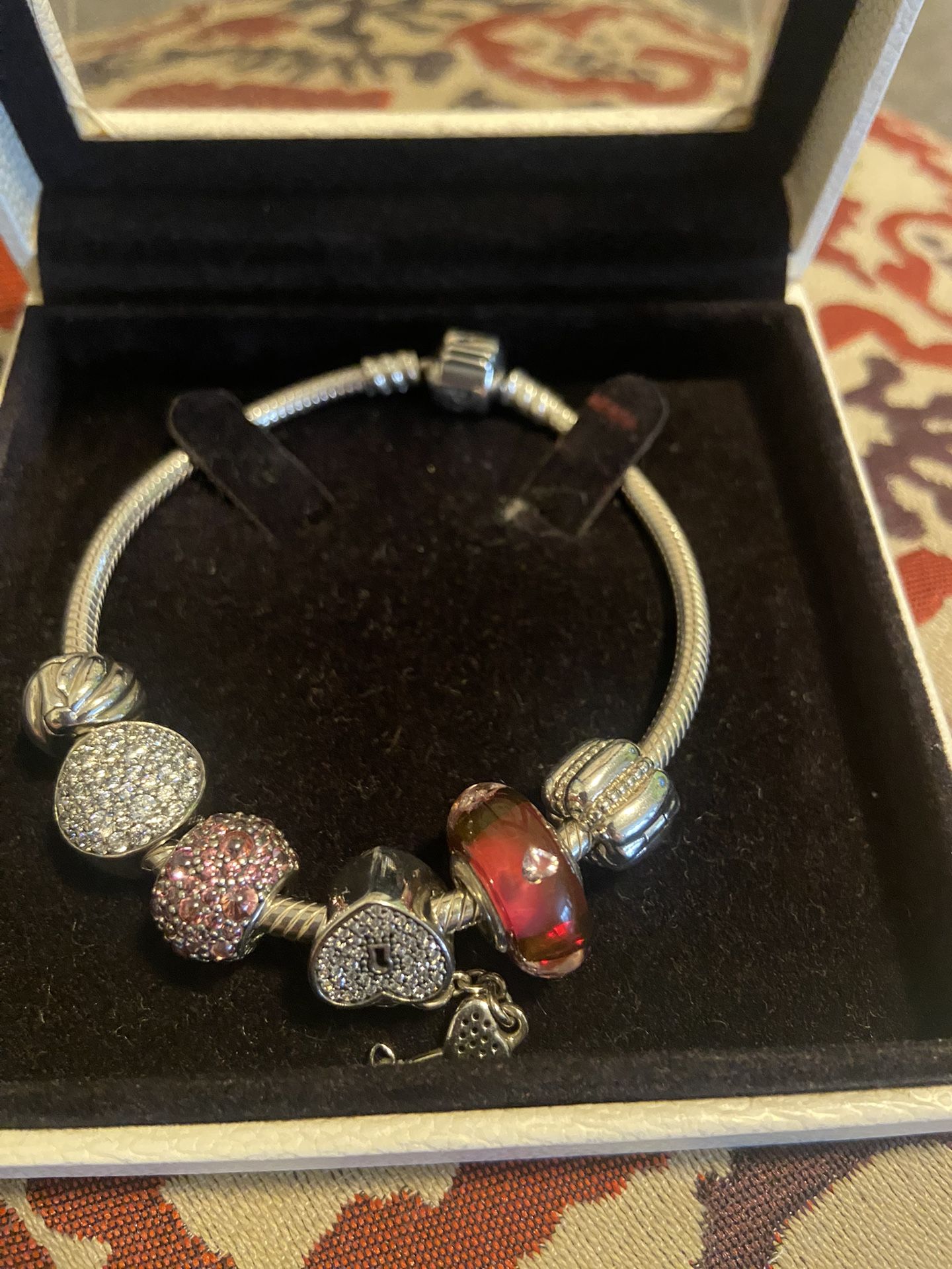 Beautiful 7 in Pandora Bracelet w/ Pandora Charms