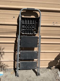 3-Step Folding Step Ladder with Top Tray