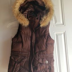 Girls/Junior Brown Vest Jacket With Hood M(8-10)