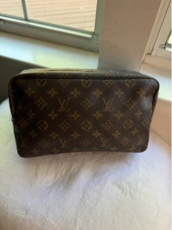 Auth Louis Vuitton Trousse/Tolletries