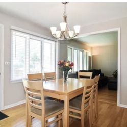 Nice Wood Set ! Table Also Extends!
