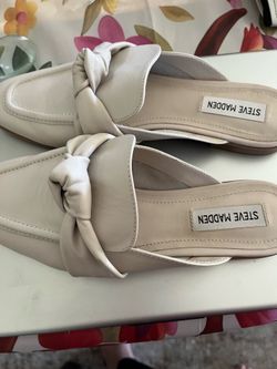 Steve Madden shoes, size 8 these are mules from Steve Madden and excellent condition. They are very clean and fairly used.