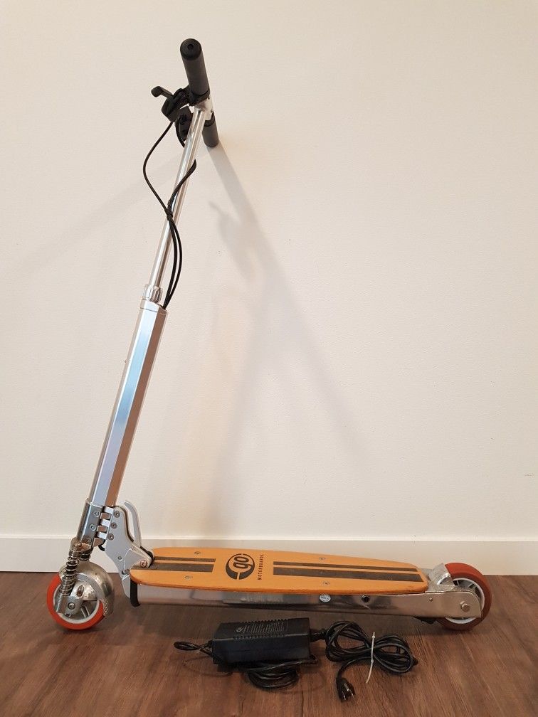 Compact Go Motorboard 2000X Scooter Folding 2 - 5 Mile Range