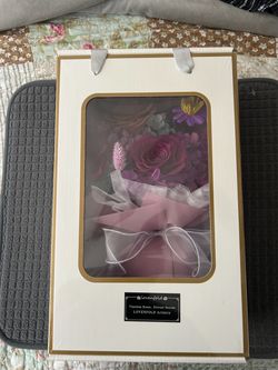 Lovenfold Preserved Flower Bouquet – New in Box