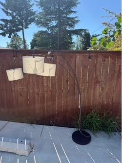 Modern 3-Head Arc Floor Lamp – 2 Lights Work, Great Condition