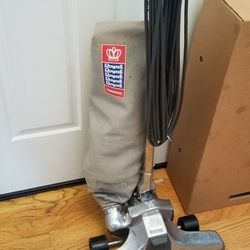 NEW cond  COMMERCIAL SANITARE HEAVY DUTY VACUUM    , WORKS EXCELLENT  , IN THE BOX 