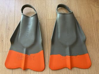 DaFin Pro Swim Fins - Men’s Size Small (Women’s 7-8)