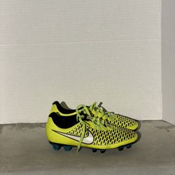 Nike Magista Men’s 8 Soccer Cleats